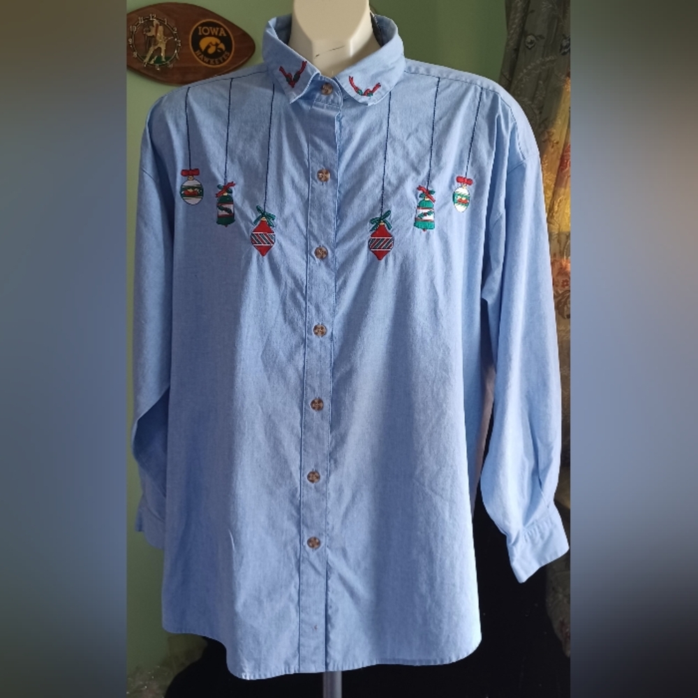 Ladies 18w Christmas shirt with ornaments